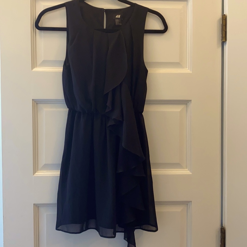 Black polyester dress